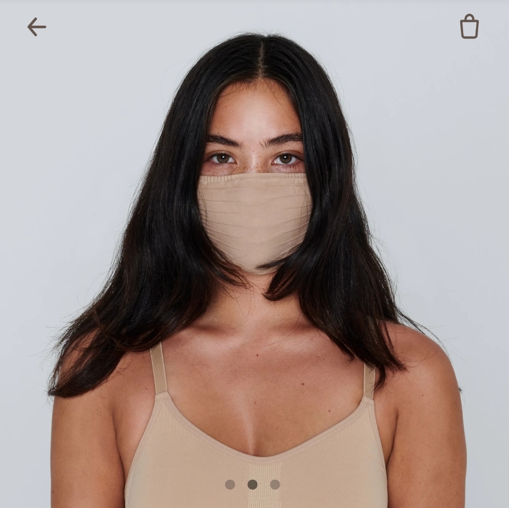 SKIMS. clay face mask.